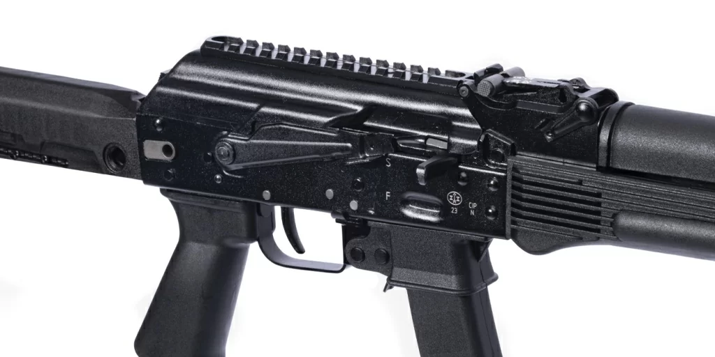 Ресивер карабина TR9S с переводчиком огня и магазином крупным планом