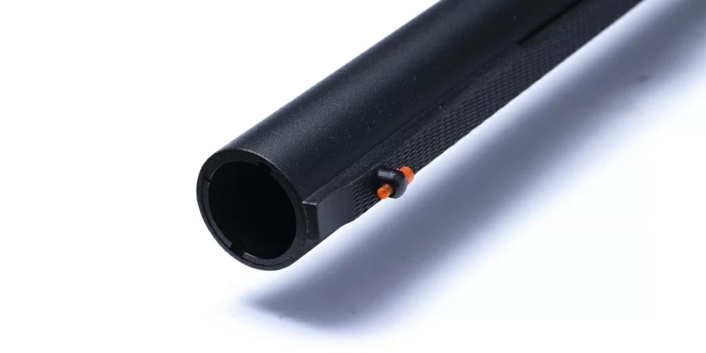 Дульный срез и мушка ружья МР-155 крупным планом